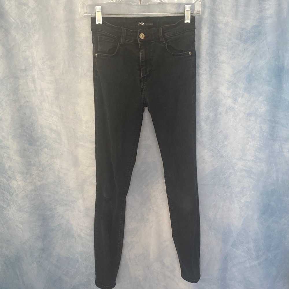🌺2for$20🌺Zara Women's Black Skinny Jeans Very Small Size 4 Distressed Minor Flaw